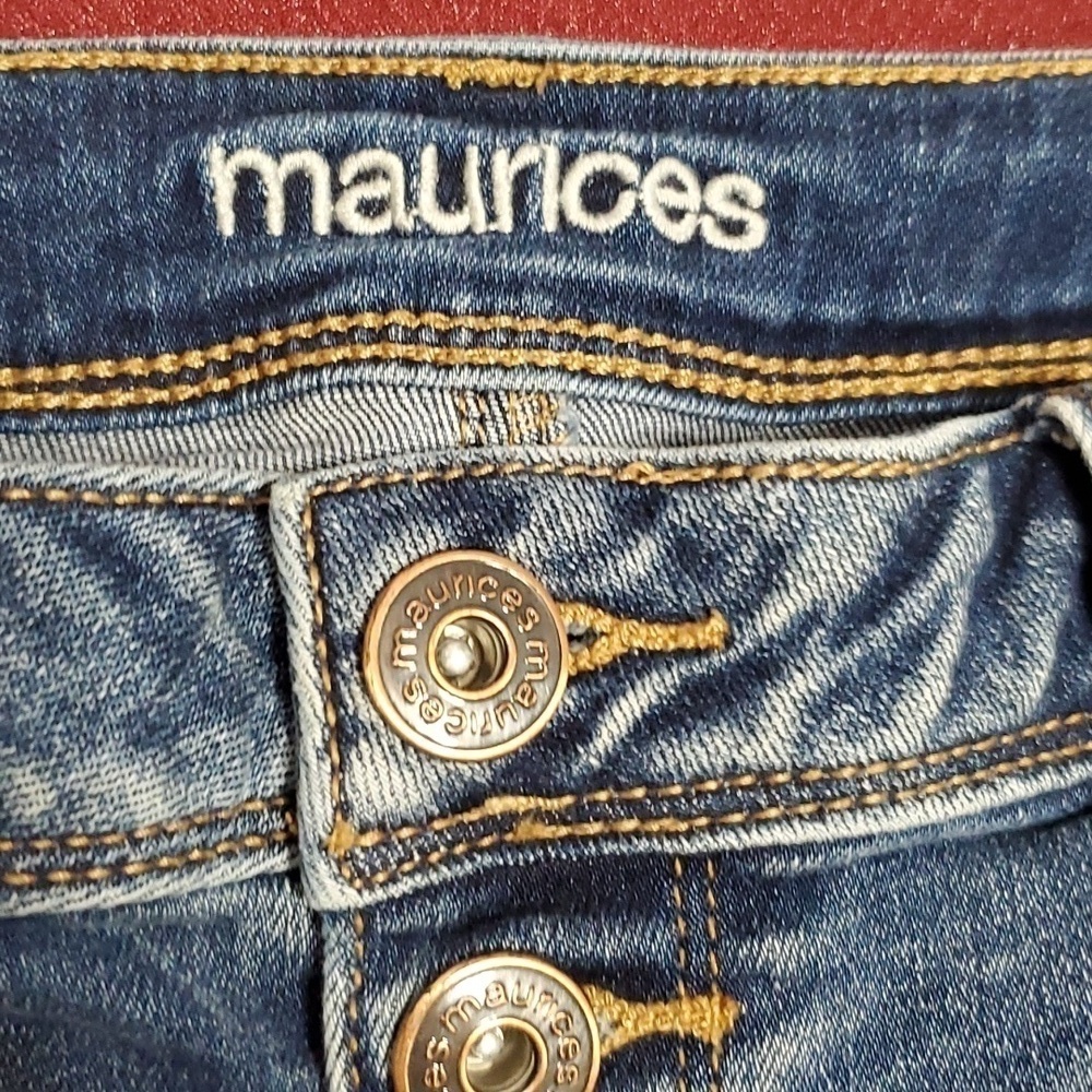EUC Maurices Women's Button Fly 5 Pocket Medium Wash Blue Jean Shorts Size 5/6 - Picture 5 of 12